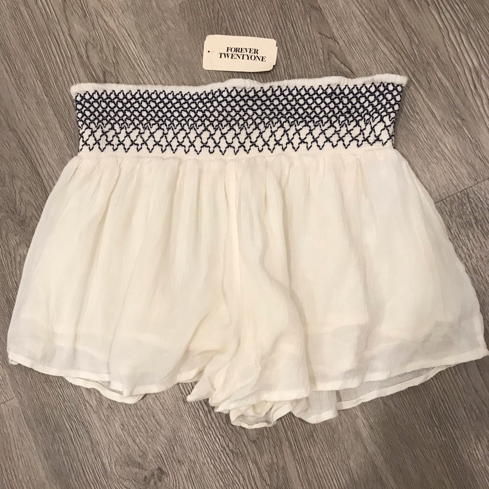 *NEW* Forever 21 Flowy white shorts